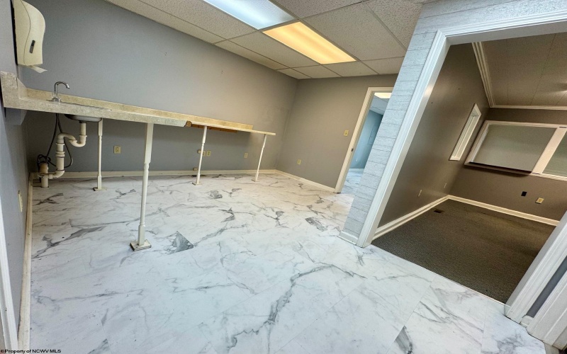 153 Main Street, Bridgeport, West Virginia 26330, ,Commercial/industrial,For Lease,Main,10160649