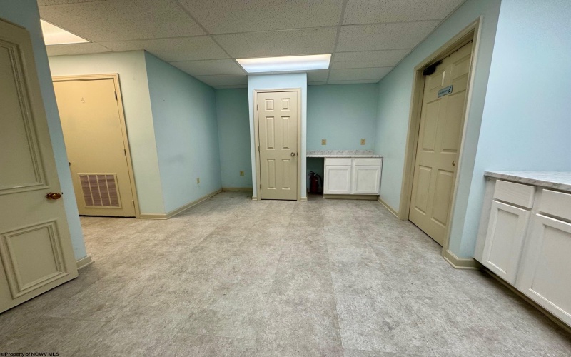 153 Main Street, Bridgeport, West Virginia 26330, ,Commercial/industrial,For Lease,Main,10160649