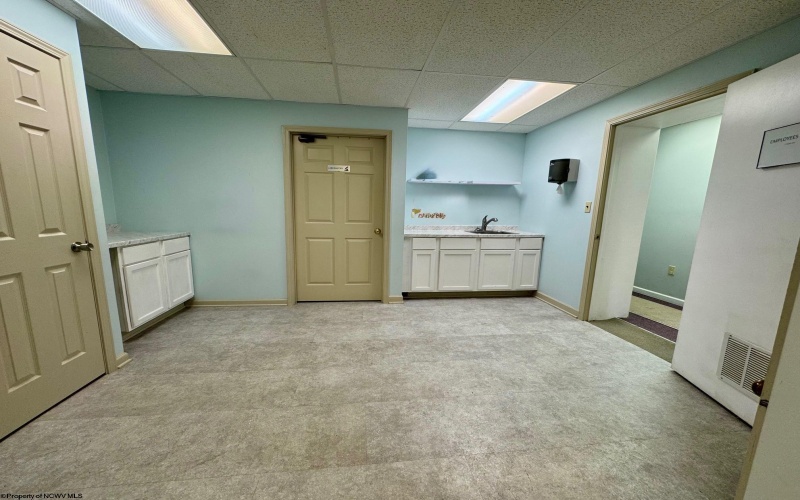 153 Main Street, Bridgeport, West Virginia 26330, ,Commercial/industrial,For Lease,Main,10160649