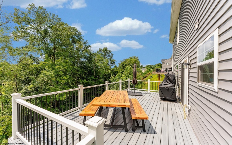 264 Tide Way, Morgantown, West Virginia 26508, 4 Bedrooms Bedrooms, 7 Rooms Rooms,3 BathroomsBathrooms,Single Family Detached,For Sale,Tide,10160639