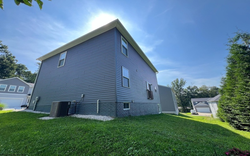 104 Bur Oak Lane, Morgantown, West Virginia 26508, 4 Bedrooms Bedrooms, 8 Rooms Rooms,2 BathroomsBathrooms,Single Family Detached,For Sale,Bur Oak,10160645