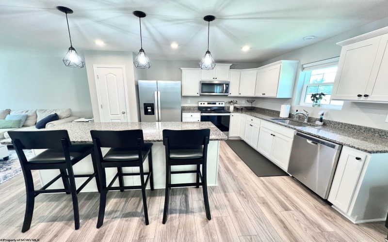 104 Bur Oak Lane, Morgantown, West Virginia 26508, 4 Bedrooms Bedrooms, 8 Rooms Rooms,2 BathroomsBathrooms,Single Family Detached,For Sale,Bur Oak,10160645