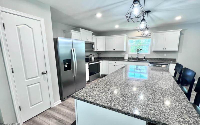 104 Bur Oak Lane, Morgantown, West Virginia 26508, 4 Bedrooms Bedrooms, 8 Rooms Rooms,2 BathroomsBathrooms,Single Family Detached,For Sale,Bur Oak,10160645