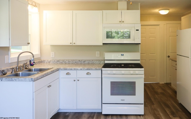 1810 Cassville Mount Morris Road, Morgantown, West Virginia 26501, 2 Bedrooms Bedrooms, 5 Rooms Rooms,1 BathroomBathrooms,Single Family Detached,For Sale,Cassville Mount Morris,10160637