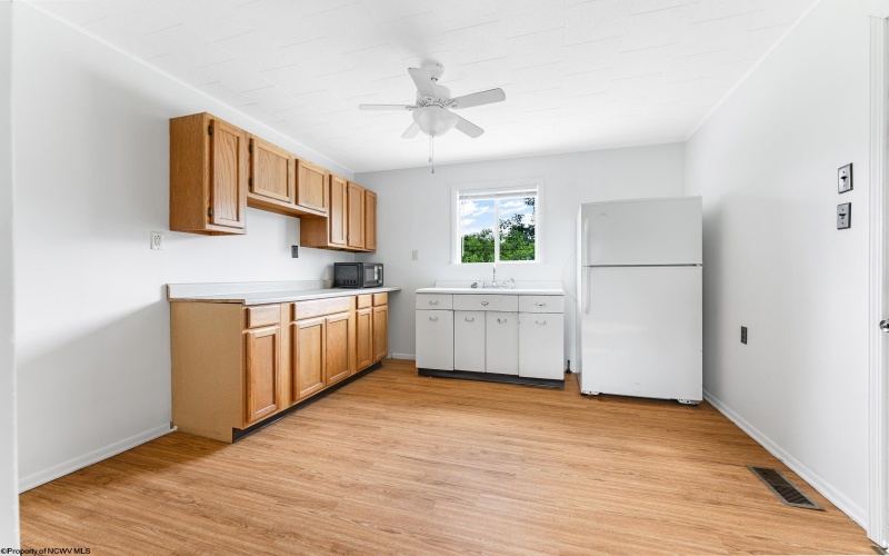 441 Kensington Avenue, Star City, West Virginia 26505, 2 Bedrooms Bedrooms, 4 Rooms Rooms,1 BathroomBathrooms,Single Family Detached,For Sale,Kensington,10160641