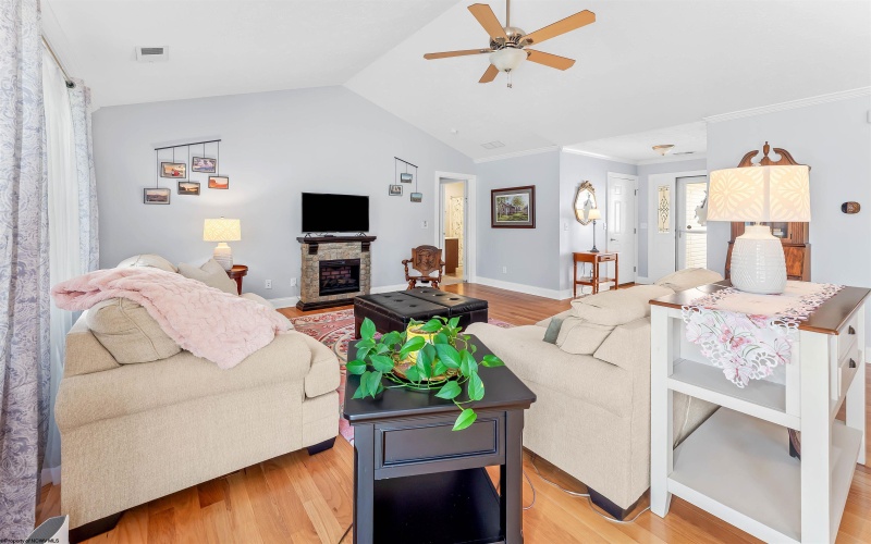 10 Amber Ridge, Morgantown, West Virginia 26508, 3 Bedrooms Bedrooms, 6 Rooms Rooms,2 BathroomsBathrooms,Single Family Detached,For Sale,Amber,10160644