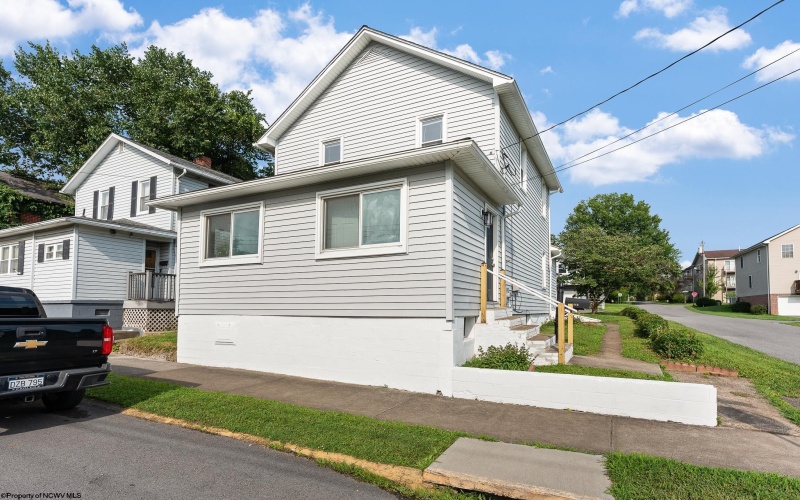 440 Herman Avenue, Morgantown, West Virginia 26505, 3 Bedrooms Bedrooms, 7 Rooms Rooms,2 BathroomsBathrooms,Single Family Detached,For Sale,Herman,10160640