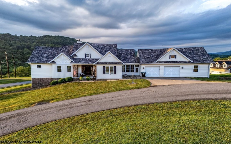 19 Blue Quill Road, Bridgeport, West Virginia 26330, 3 Bedrooms Bedrooms, 10 Rooms Rooms,4 BathroomsBathrooms,Single Family Detached,For Sale,Blue Quill,10160664