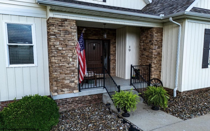 19 Blue Quill Road, Bridgeport, West Virginia 26330, 3 Bedrooms Bedrooms, 10 Rooms Rooms,4 BathroomsBathrooms,Single Family Detached,For Sale,Blue Quill,10160664