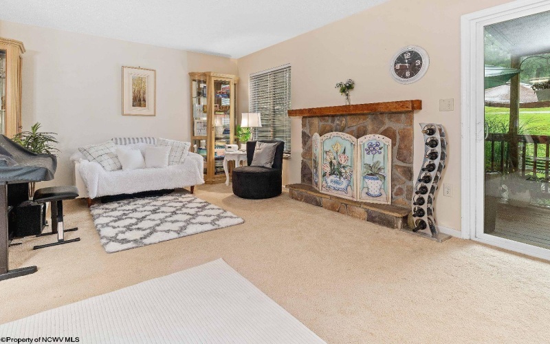 202 White Tail Way, Morgantown, West Virginia 26508, 2 Bedrooms Bedrooms, 5 Rooms Rooms,2 BathroomsBathrooms,Single Family Attached,For Sale,White Tail,10160661
