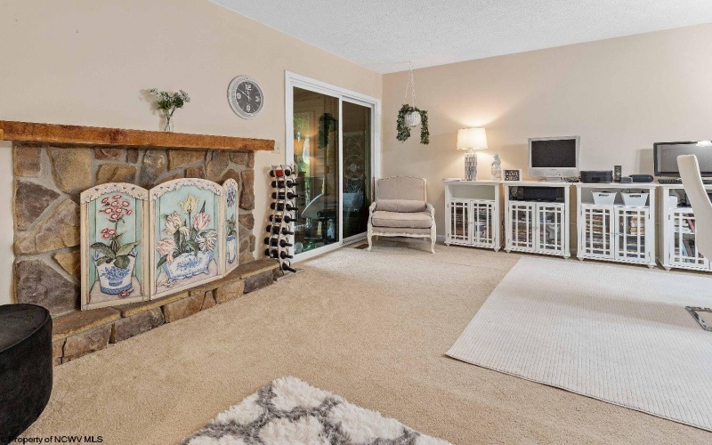 202 White Tail Way, Morgantown, West Virginia 26508, 2 Bedrooms Bedrooms, 5 Rooms Rooms,2 BathroomsBathrooms,Single Family Attached,For Sale,White Tail,10160661