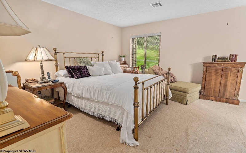 202 White Tail Way, Morgantown, West Virginia 26508, 2 Bedrooms Bedrooms, 5 Rooms Rooms,2 BathroomsBathrooms,Single Family Attached,For Sale,White Tail,10160661