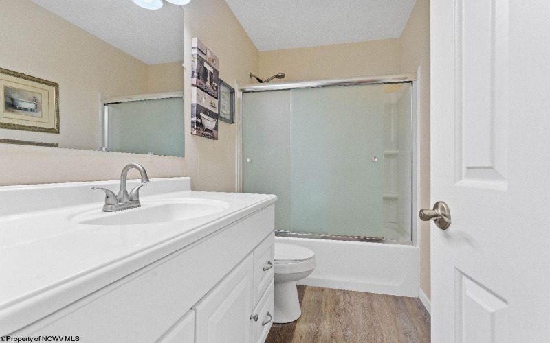 202 White Tail Way, Morgantown, West Virginia 26508, 2 Bedrooms Bedrooms, 5 Rooms Rooms,2 BathroomsBathrooms,Single Family Attached,For Sale,White Tail,10160661