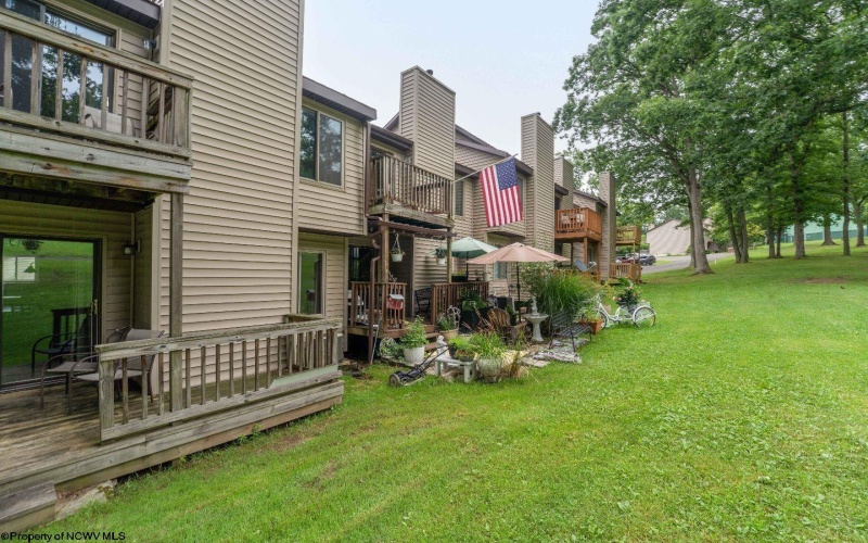 202 White Tail Way, Morgantown, West Virginia 26508, 2 Bedrooms Bedrooms, 5 Rooms Rooms,2 BathroomsBathrooms,Single Family Attached,For Sale,White Tail,10160661
