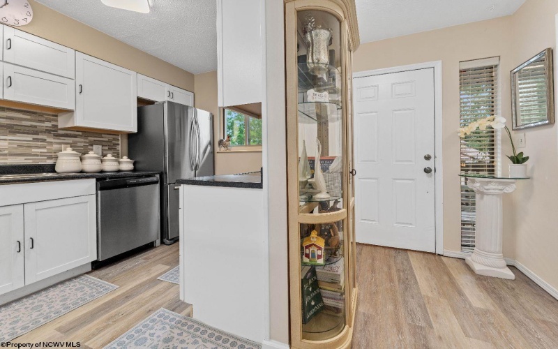 202 White Tail Way, Morgantown, West Virginia 26508, 2 Bedrooms Bedrooms, 5 Rooms Rooms,2 BathroomsBathrooms,Single Family Attached,For Sale,White Tail,10160661