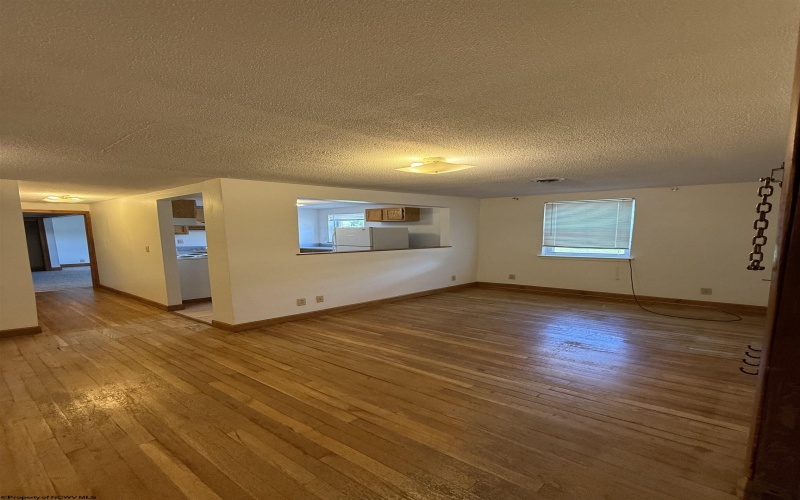 874 Fairmont Road, Morgantown, West Virginia 26501, 1 Bedroom Bedrooms, 4 Rooms Rooms,1 BathroomBathrooms,Residential Rentals,For Rent,Fairmont,10160662