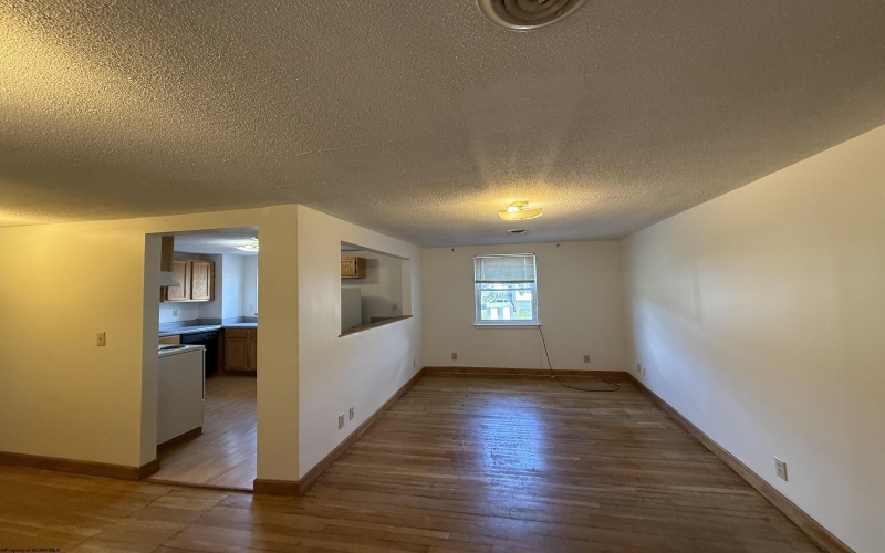 874 Fairmont Road, Morgantown, West Virginia 26501, 1 Bedroom Bedrooms, 4 Rooms Rooms,1 BathroomBathrooms,Residential Rentals,For Rent,Fairmont,10160662