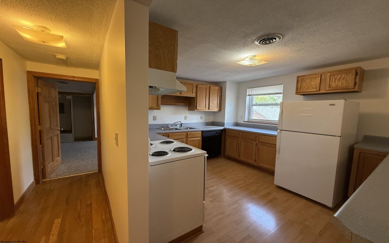874 Fairmont Road, Morgantown, West Virginia 26501, 1 Bedroom Bedrooms, 4 Rooms Rooms,1 BathroomBathrooms,Residential Rentals,For Rent,Fairmont,10160662