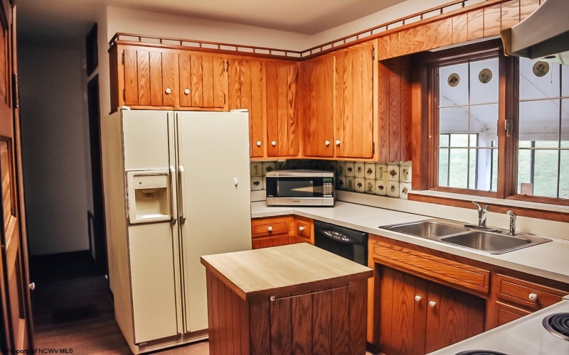 376 Run Road, Morgantown, West Virginia 26508, 5 Bedrooms Bedrooms, 10 Rooms Rooms,2 BathroomsBathrooms,Residential Rentals,For Rent,Run,10160663