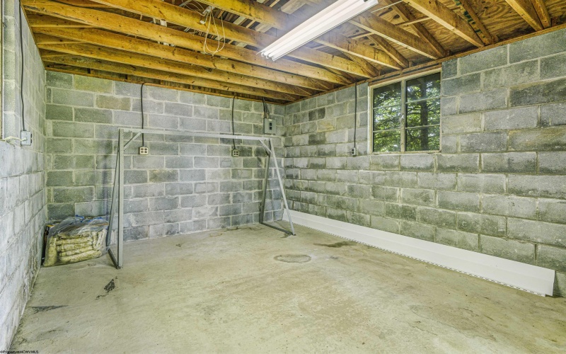 431 Valley Falls Road, Fairmont, West Virginia 26554, 2 Bedrooms Bedrooms, 5 Rooms Rooms,1 BathroomBathrooms,Single Family Detached,For Sale,Valley Falls,10160031