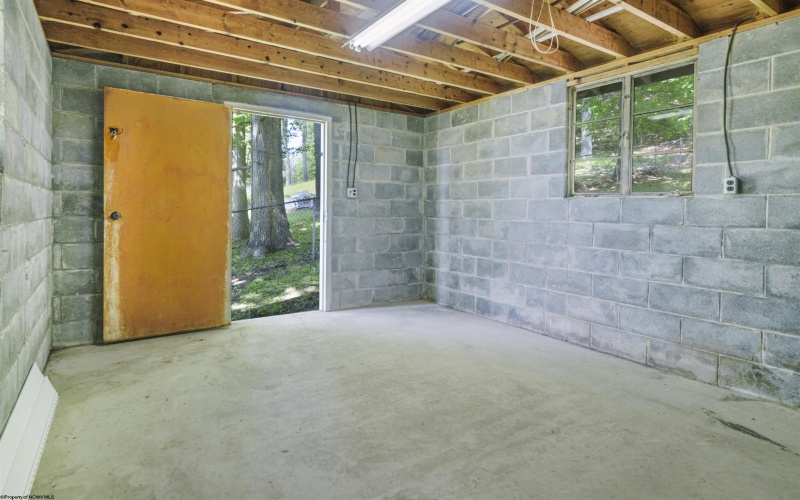 431 Valley Falls Road, Fairmont, West Virginia 26554, 2 Bedrooms Bedrooms, 5 Rooms Rooms,1 BathroomBathrooms,Single Family Detached,For Sale,Valley Falls,10160031