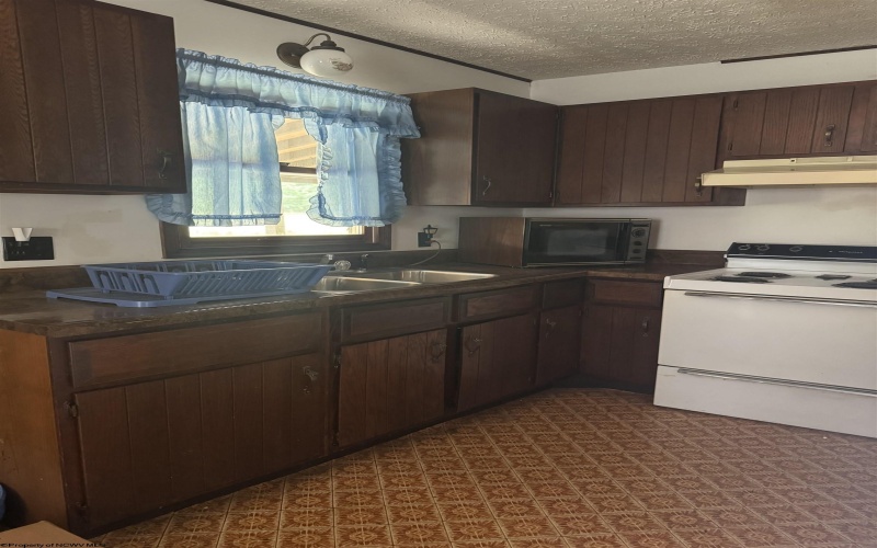 1029 Alton Road, French Creek, West Virginia 26218, 3 Bedrooms Bedrooms, 5 Rooms Rooms,2 BathroomsBathrooms,Single Family Detached,For Sale,Alton,10160654