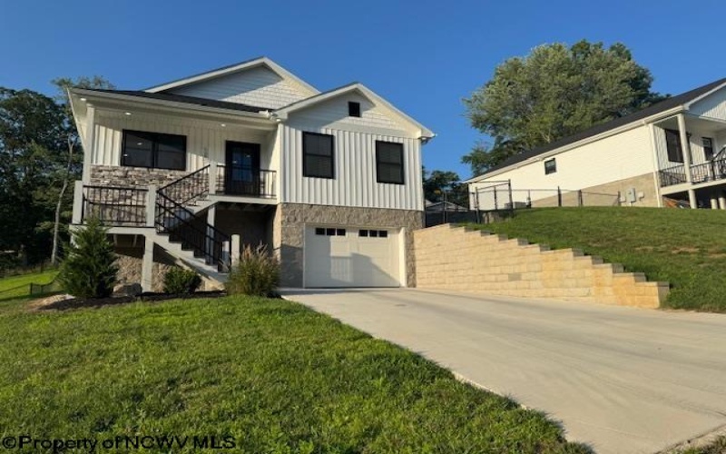 127 Terrace Manor, Fairmont, West Virginia 26554, 3 Bedrooms Bedrooms, 7 Rooms Rooms,3 BathroomsBathrooms,Single Family Detached,For Sale,Terrace,10160668