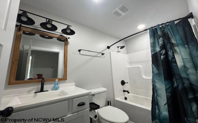 127 Terrace Manor, Fairmont, West Virginia 26554, 3 Bedrooms Bedrooms, 7 Rooms Rooms,3 BathroomsBathrooms,Single Family Detached,For Sale,Terrace,10160668