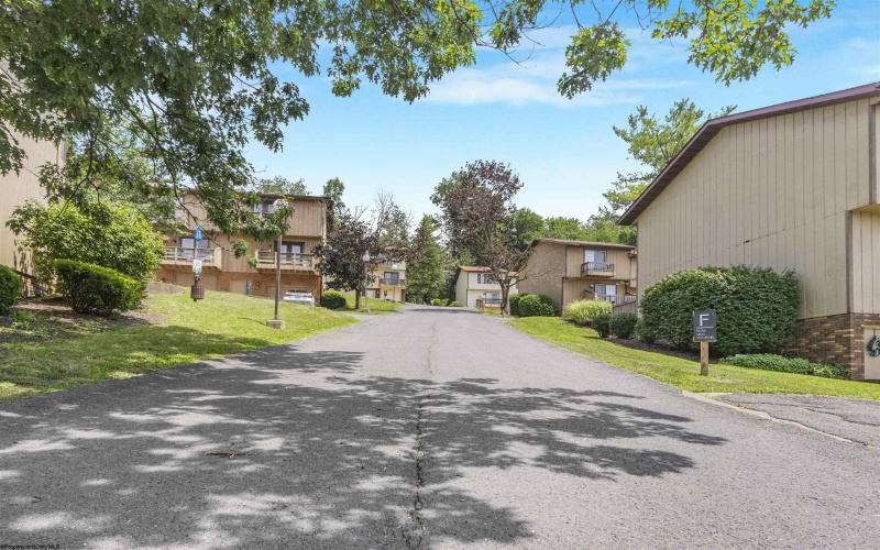 1230 Van Voorhis Road, Morgantown, West Virginia 26505, 3 Bedrooms Bedrooms, 8 Rooms Rooms,2 BathroomsBathrooms,Single Family Attached,For Sale,Van Voorhis,10160685