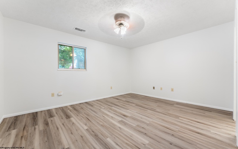 887 Tremont Street, Morgantown, West Virginia 26505, 3 Bedrooms Bedrooms, 6 Rooms Rooms,2 BathroomsBathrooms,Single Family Attached,For Sale,Tremont,10160688