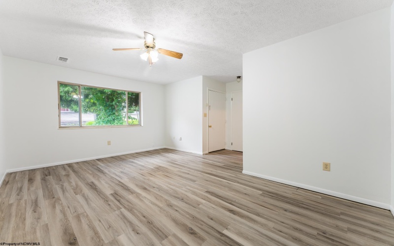 887 Tremont Street, Morgantown, West Virginia 26505, 3 Bedrooms Bedrooms, 6 Rooms Rooms,2 BathroomsBathrooms,Single Family Attached,For Sale,Tremont,10160688