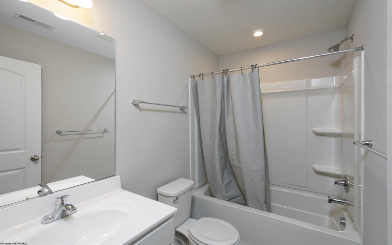 80 Dover Court, Bridgeport, West Virginia 26330, 3 Bedrooms Bedrooms, 6 Rooms Rooms,3 BathroomsBathrooms,Residential Rentals,For Rent,Dover,10160679