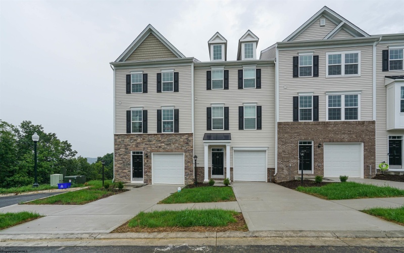 80 Dover Court, Bridgeport, West Virginia 26330, 3 Bedrooms Bedrooms, 6 Rooms Rooms,3 BathroomsBathrooms,Residential Rentals,For Rent,Dover,10160679