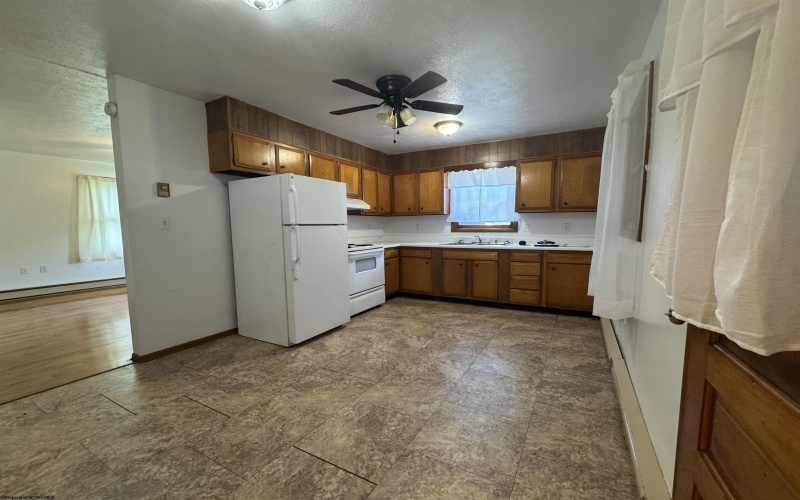 102 Randolph Street, Buckhannon, West Virginia 26201, 3 Bedrooms Bedrooms, 8 Rooms Rooms,1 BathroomBathrooms,Single Family Detached,For Sale,Randolph,10160692
