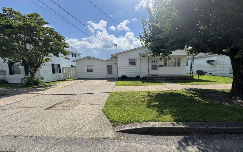 102 Randolph Street, Buckhannon, West Virginia 26201, 3 Bedrooms Bedrooms, 8 Rooms Rooms,1 BathroomBathrooms,Single Family Detached,For Sale,Randolph,10160692