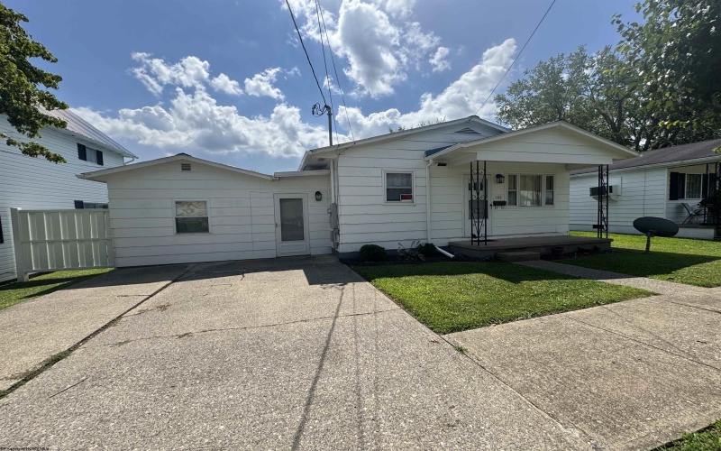 102 Randolph Street, Buckhannon, West Virginia 26201, 3 Bedrooms Bedrooms, 8 Rooms Rooms,1 BathroomBathrooms,Single Family Detached,For Sale,Randolph,10160692