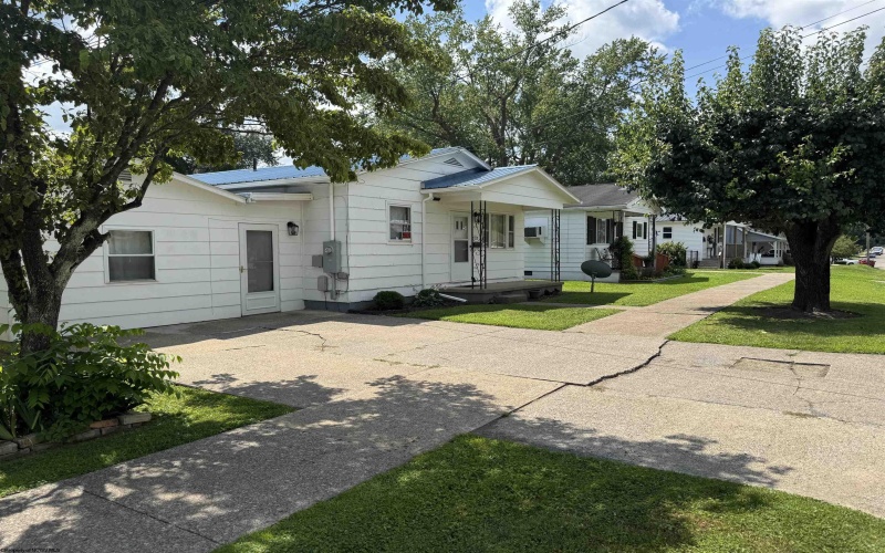 102 Randolph Street, Buckhannon, West Virginia 26201, 3 Bedrooms Bedrooms, 8 Rooms Rooms,1 BathroomBathrooms,Single Family Detached,For Sale,Randolph,10160692