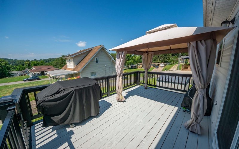 2312 Locust Drive, Fairmont, West Virginia 26554-0000, 3 Bedrooms Bedrooms, 7 Rooms Rooms,2 BathroomsBathrooms,Single Family Detached,For Sale,Locust,10160689