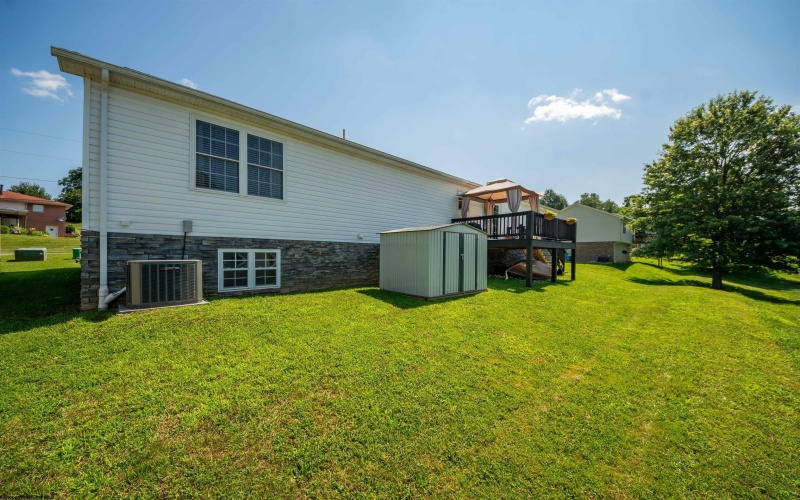 2312 Locust Drive, Fairmont, West Virginia 26554-0000, 3 Bedrooms Bedrooms, 7 Rooms Rooms,2 BathroomsBathrooms,Single Family Detached,For Sale,Locust,10160689