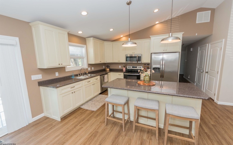 2312 Locust Drive, Fairmont, West Virginia 26554-0000, 3 Bedrooms Bedrooms, 7 Rooms Rooms,2 BathroomsBathrooms,Single Family Detached,For Sale,Locust,10160689