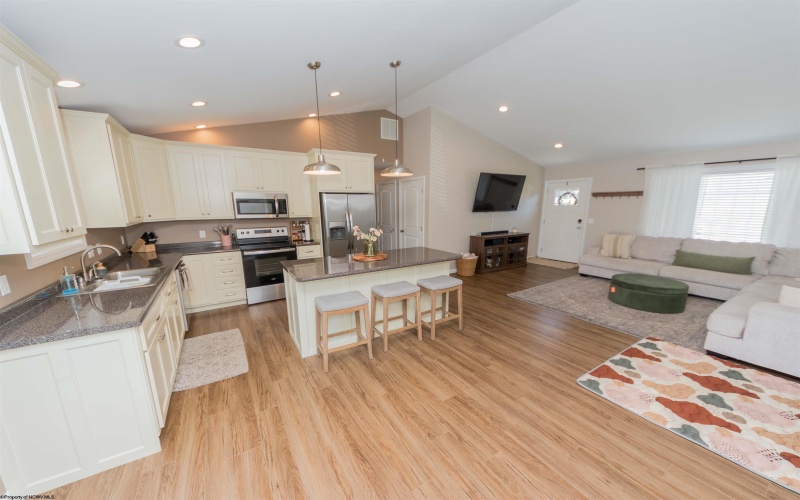 2312 Locust Drive, Fairmont, West Virginia 26554-0000, 3 Bedrooms Bedrooms, 7 Rooms Rooms,2 BathroomsBathrooms,Single Family Detached,For Sale,Locust,10160689