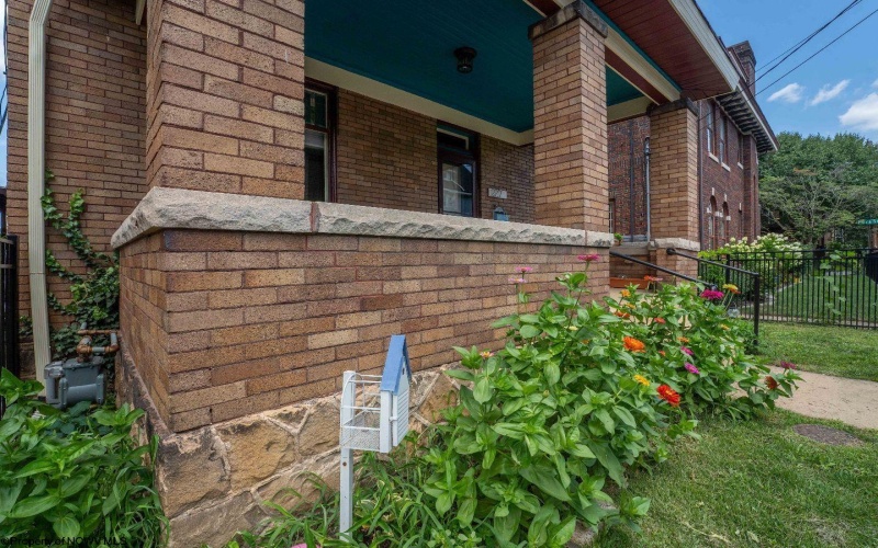 227 Hagans Street, Morgantown, West Virginia 26501, 3 Bedrooms Bedrooms, 6 Rooms Rooms,1 BathroomBathrooms,Single Family Detached,For Sale,Hagans,10160673
