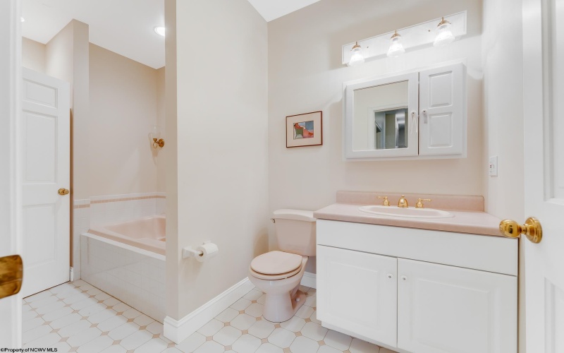 4212 Persimmon Woods Drive, Morgantown, West Virginia 26508, 5 Bedrooms Bedrooms, 12 Rooms Rooms,4 BathroomsBathrooms,Single Family Detached,For Sale,Persimmon Woods,10160672