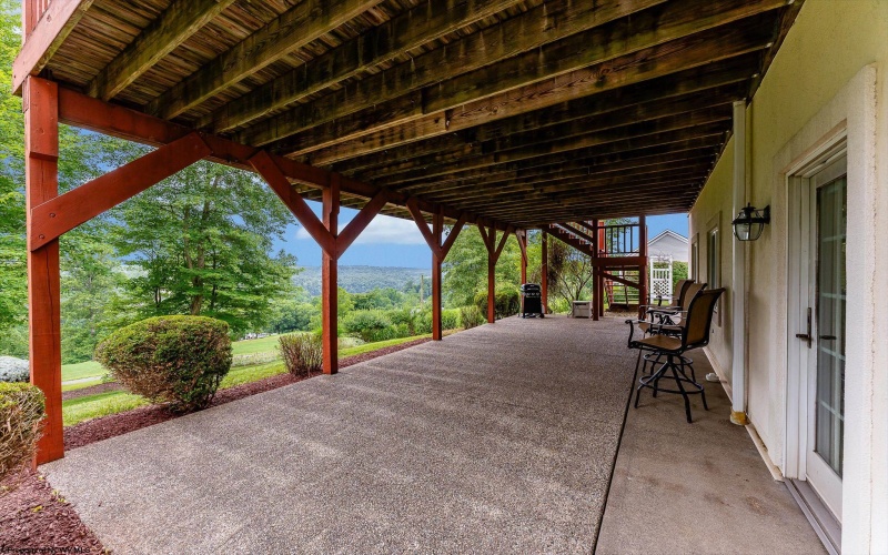 4212 Persimmon Woods Drive, Morgantown, West Virginia 26508, 5 Bedrooms Bedrooms, 12 Rooms Rooms,4 BathroomsBathrooms,Single Family Detached,For Sale,Persimmon Woods,10160672