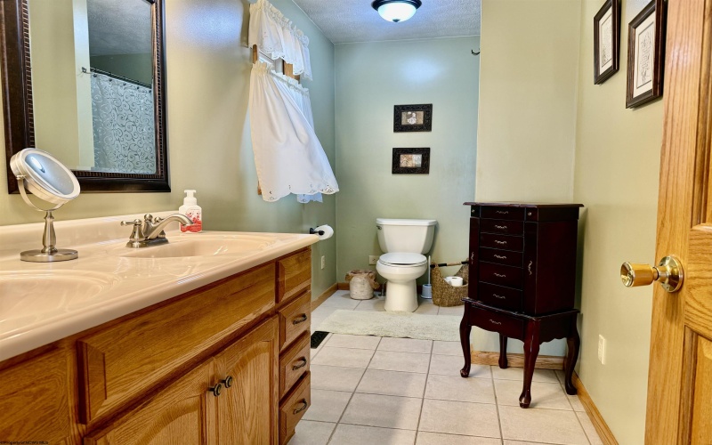 25 Lofty Lane, Montana Mines, West Virginia 26586, 4 Bedrooms Bedrooms, 9 Rooms Rooms,3 BathroomsBathrooms,Single Family Detached,For Sale,Lofty,10160669