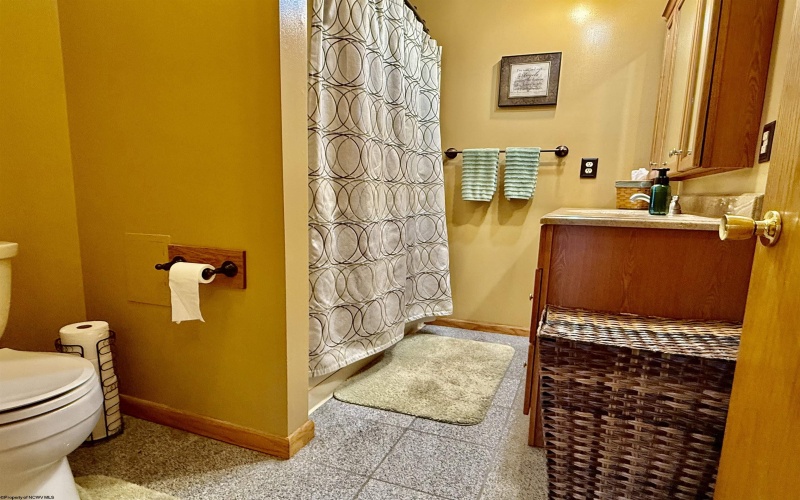 25 Lofty Lane, Montana Mines, West Virginia 26586, 4 Bedrooms Bedrooms, 9 Rooms Rooms,3 BathroomsBathrooms,Single Family Detached,For Sale,Lofty,10160669