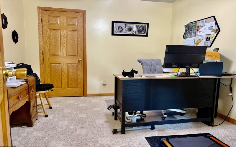 25 Lofty Lane, Montana Mines, West Virginia 26586, 4 Bedrooms Bedrooms, 9 Rooms Rooms,3 BathroomsBathrooms,Single Family Detached,For Sale,Lofty,10160669