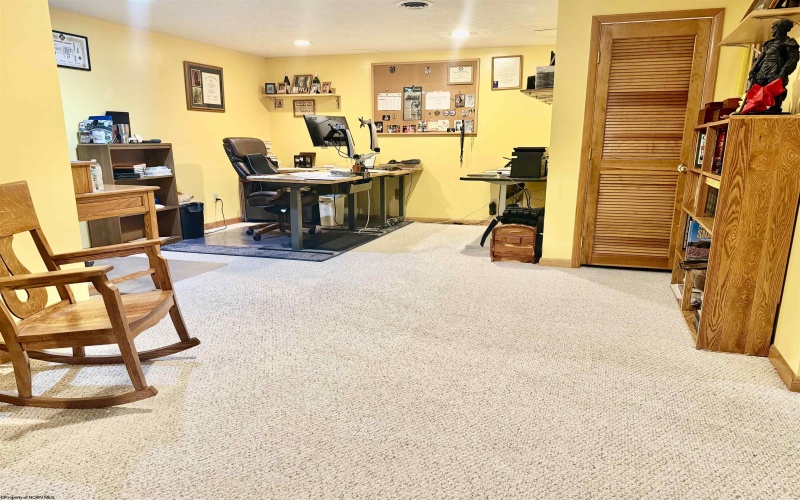 25 Lofty Lane, Montana Mines, West Virginia 26586, 4 Bedrooms Bedrooms, 9 Rooms Rooms,3 BathroomsBathrooms,Single Family Detached,For Sale,Lofty,10160669