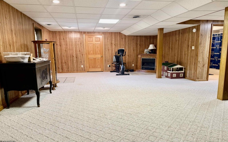 25 Lofty Lane, Montana Mines, West Virginia 26586, 4 Bedrooms Bedrooms, 9 Rooms Rooms,3 BathroomsBathrooms,Single Family Detached,For Sale,Lofty,10160669