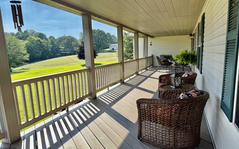 25 Lofty Lane, Montana Mines, West Virginia 26586, 4 Bedrooms Bedrooms, 9 Rooms Rooms,3 BathroomsBathrooms,Single Family Detached,For Sale,Lofty,10160669